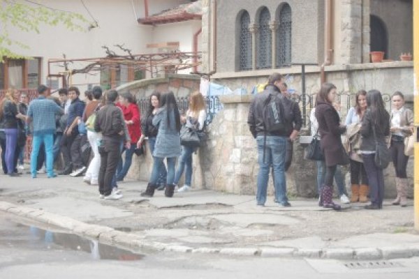Noul Cod Etic în învăţământ, salutat de elevi